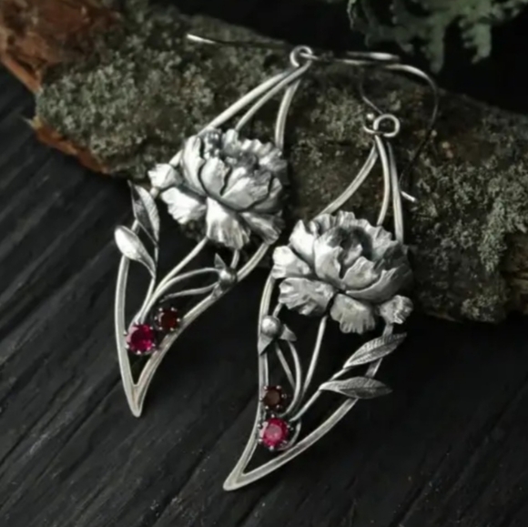 WORLD MARKET WILDFLOWER/ GEMSTONE DETAIL DANGLE EARRINGS - Picture 1 of 7